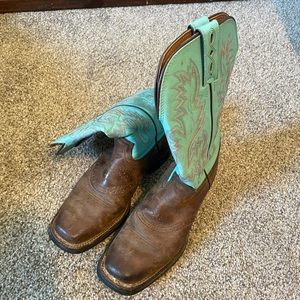 Women’s Justin boots